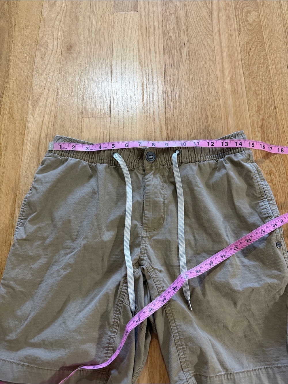 Vuori Tan Khaki Ripstop Shorts Sz M - Picture 3 of 6